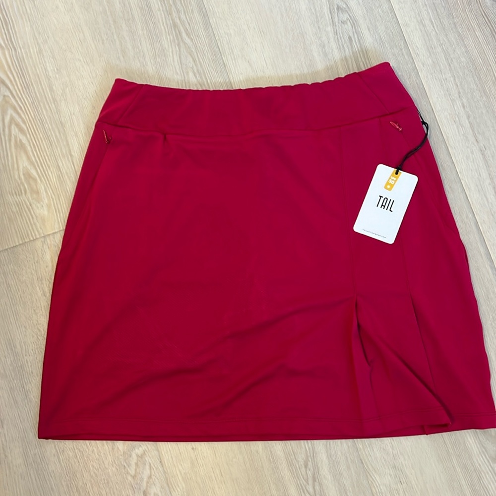 New with tags ladies Tail golf skort